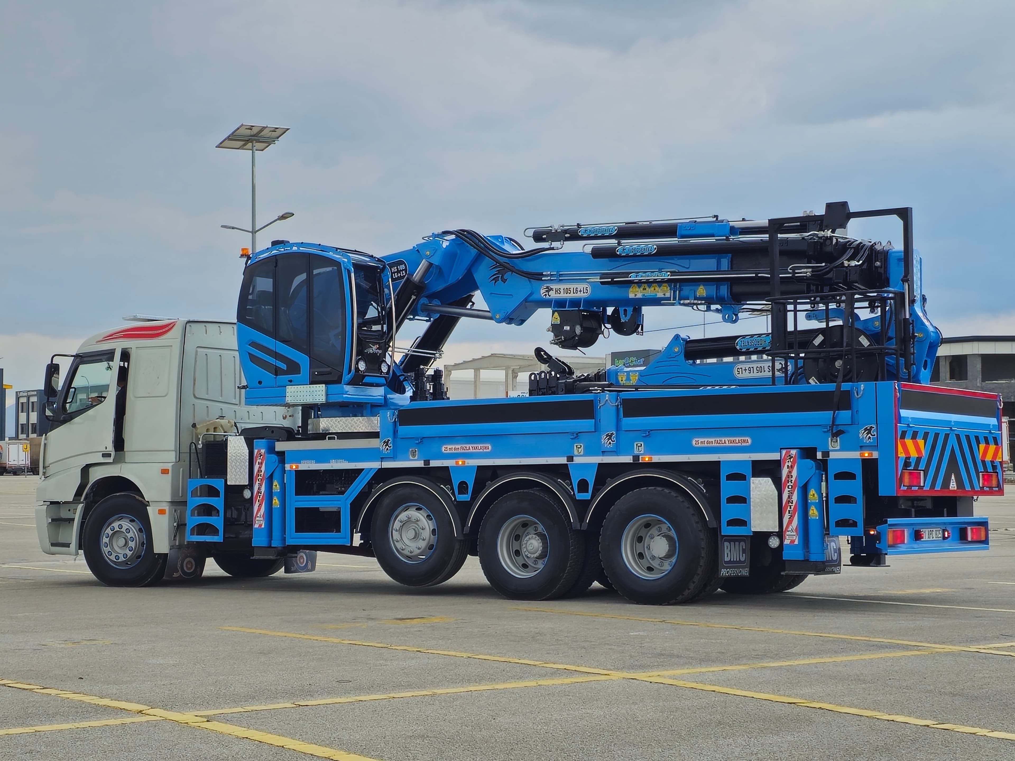 Katlanır Bomlu Vinçler HS 105 L6+L4 KUPA ARKASI kucuk gorsel 3