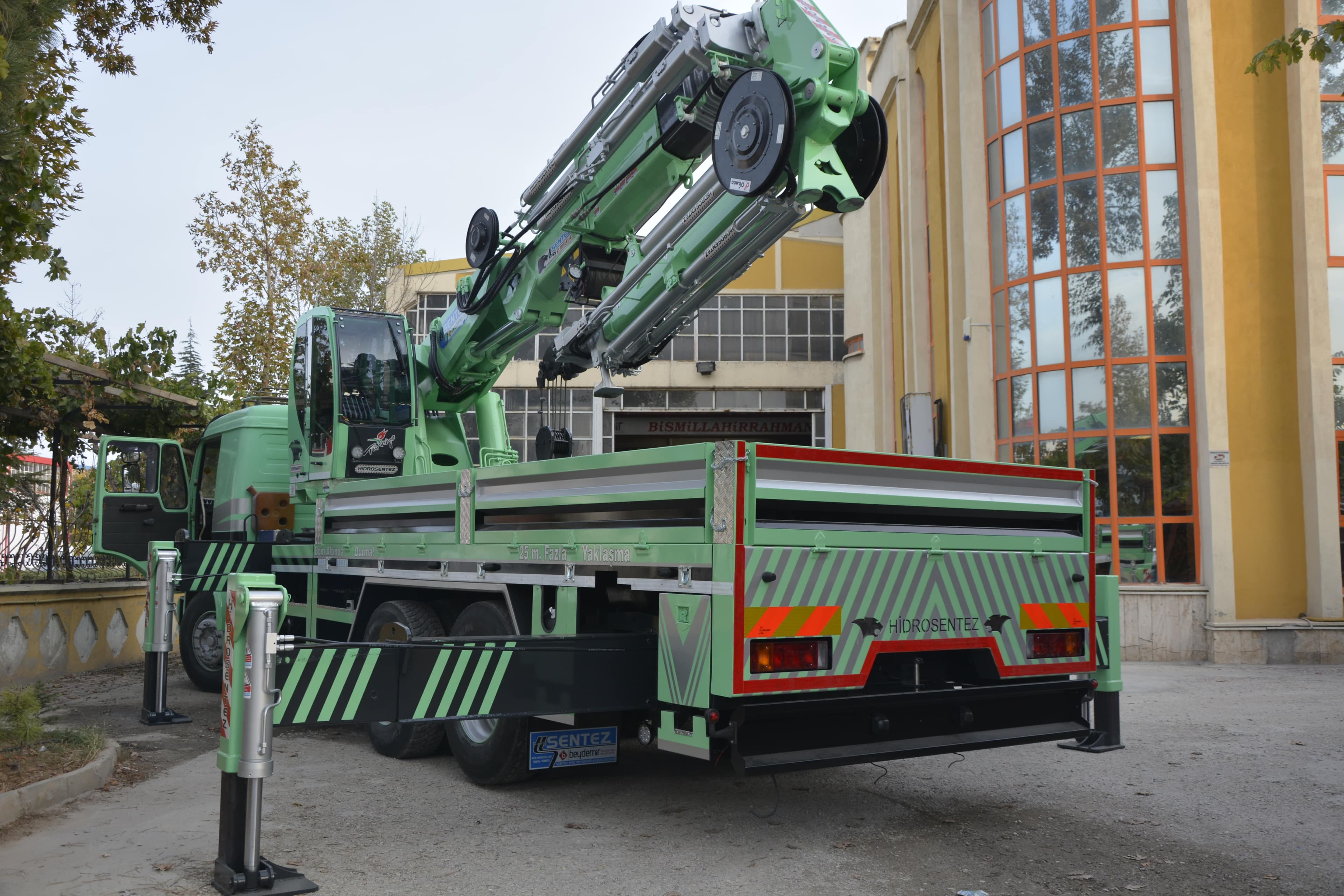 Katlanır Bomlu Vinçler HS 75 L6+L4 (25 TON) kucuk gorsel 3